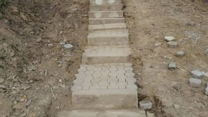 В акимате Алматы рассказали, что делают со старыми бордюрами