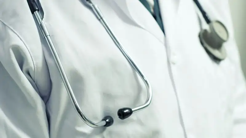 Сын Михаила Ефремова выпал из окна квартиры в Москве