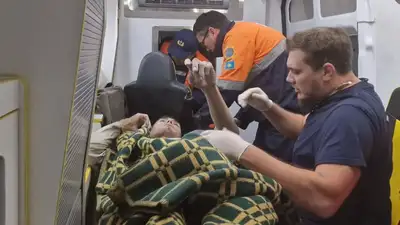 Второго проходчика, застрявшего под завалом рудника в ВКО, вытащили спасатели, фото - Новости Zakon.kz от 11.10.2023 20:05