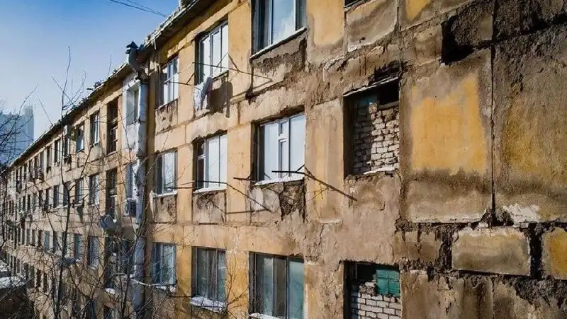 Более 300 семей переселят из аварийных домов в Нур-Султане