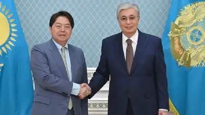 рк, япония, акорда, Касым-Жомарт Токаев, Ёшимасу Хаяши, встреча, фото - Новости Zakon.kz от 29.04.2022 14:35
