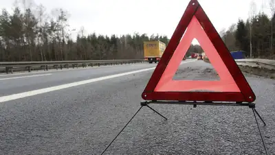 дорожное происшествие с переворачиванием авто, фото - Новости Zakon.kz от 08.04.2022 12:11