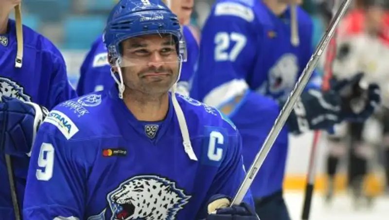 "Барыс" прощается с Найджелом Доусом