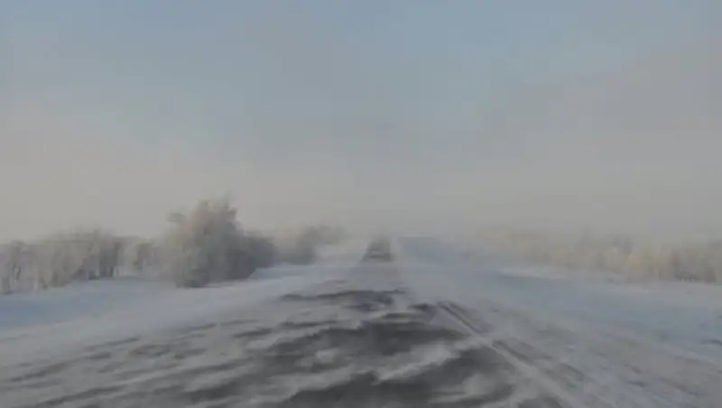 В четырех областях РК закрыты дороги