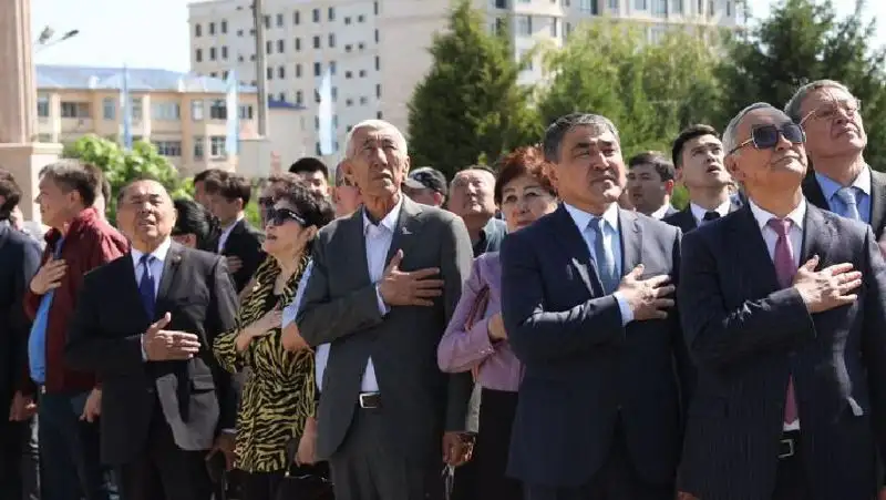В Таразе прошел форум, посвященный Дню Государственных символов