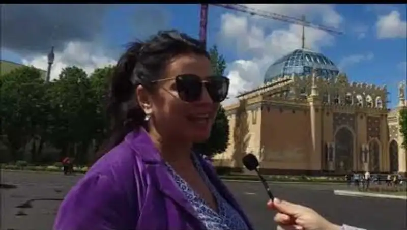 Иностранные футбольные фанаты поздравили казахстанцев с Днем столицы