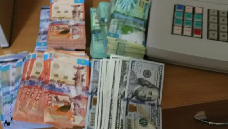 Тенге продолжает укрепляться