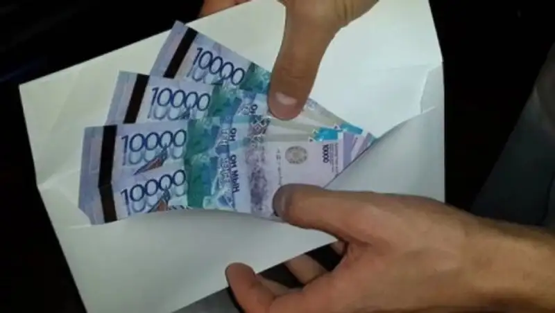 Замначальника полиции района в СКО задержан за взятку в 1,3 млн тенге