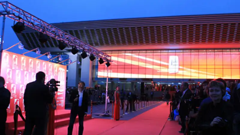 МКФ "Евразия" 2014: открытие кинофестиваля и красная дорожка