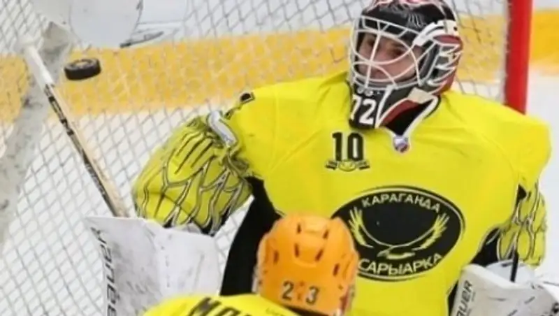 «Сарыарка» уступила «Сарову» в матче ВХЛ