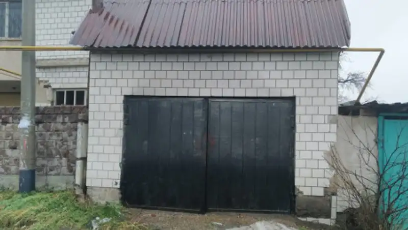 Пять часов мучили и насиловали девушку-инвалида в Алматы