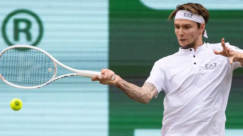 Александр Бублик вышел в полуфинал турнира ATP 500 в Германии