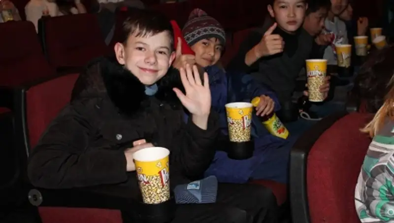 В Казахстане впервые в кинотеатре показан мультфильм с сурдопереводом