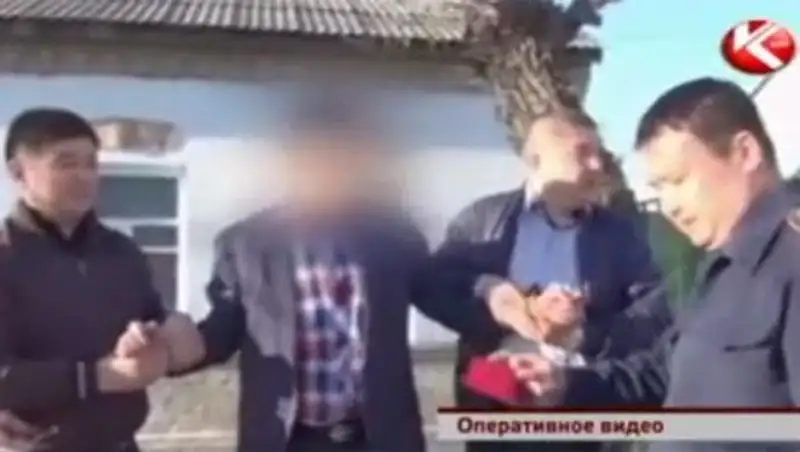 В Кызылорде полицейский-взяточник понесся по встречной, чтобы сбежать от финполовцев