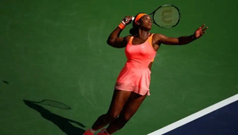 Серена Уильямс проходит в четвертьфинал, Шарапова - нет