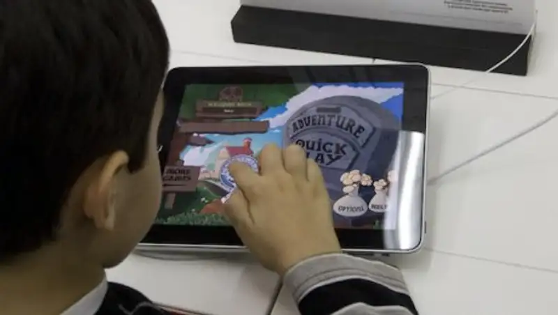 В Москве двухлетний мальчик запер отца на балконе, чтобы поиграть в его iPad