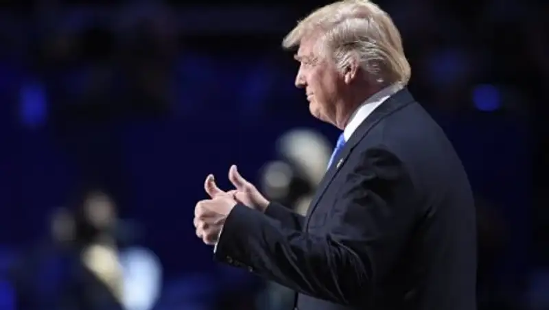 Трамп за неделю сократил отставание от Клинтон, показал опрос