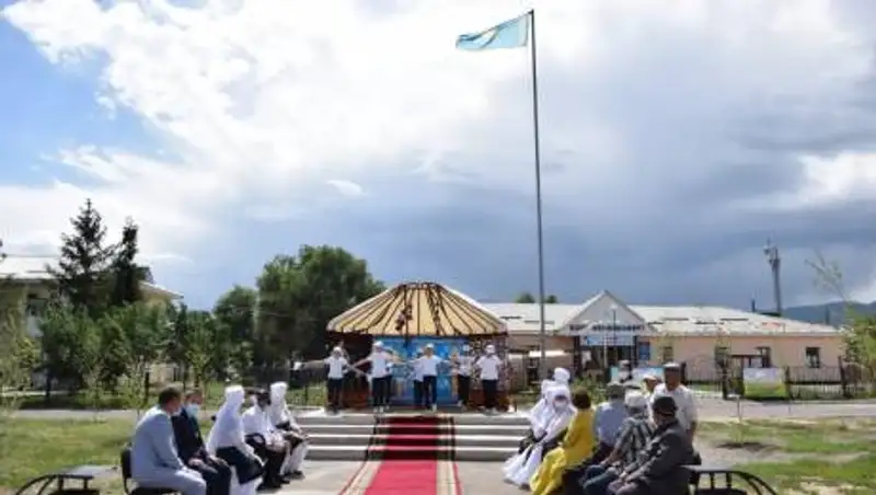 Жетысусцы креативно выразили свою любовь к государственным символам РК