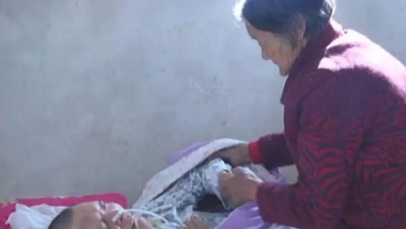 Мать дождалась пробуждения сына после 12 лет комы