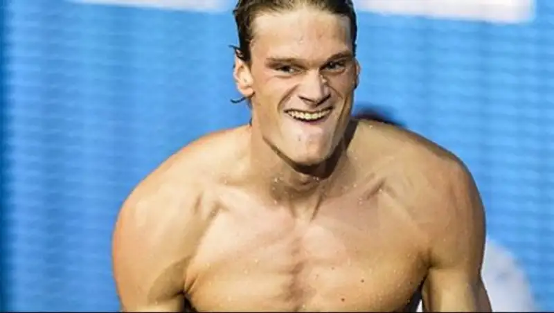 Француз пообещал проплыть вокруг Исландии в случае ее победы на Евро-2016