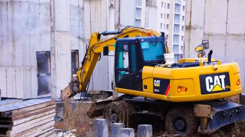 В Астане снесли незаконно построенный жилой комплекс, фото - Новости Zakon.kz от 13.11.2023 23:39