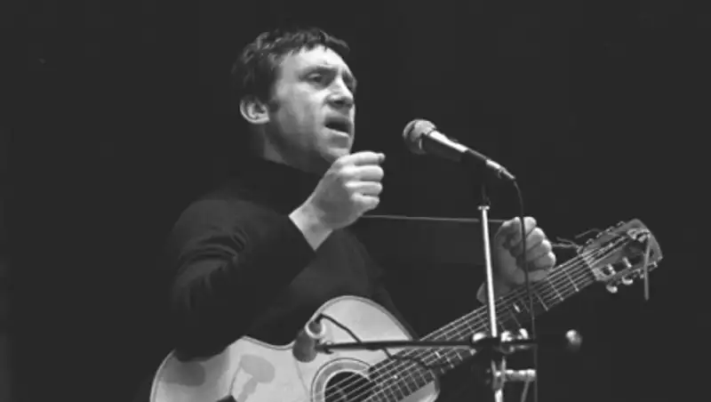 Решение о появлении в Москве улицы Высоцкого примут 25 мая