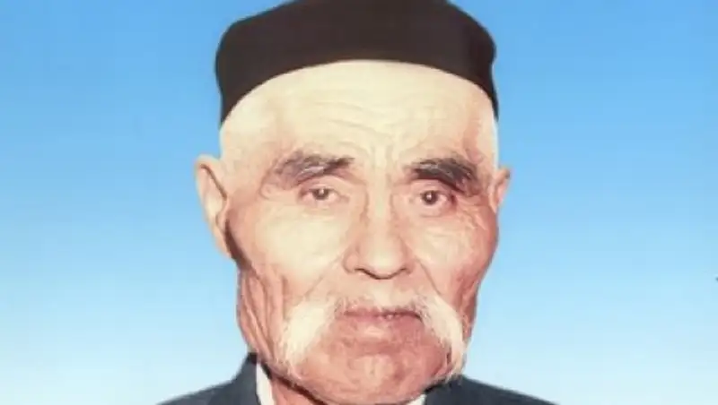 Наш дед Саржанов Мугалым вернулся домой живым, с орденами, хотя на него были две похоронки