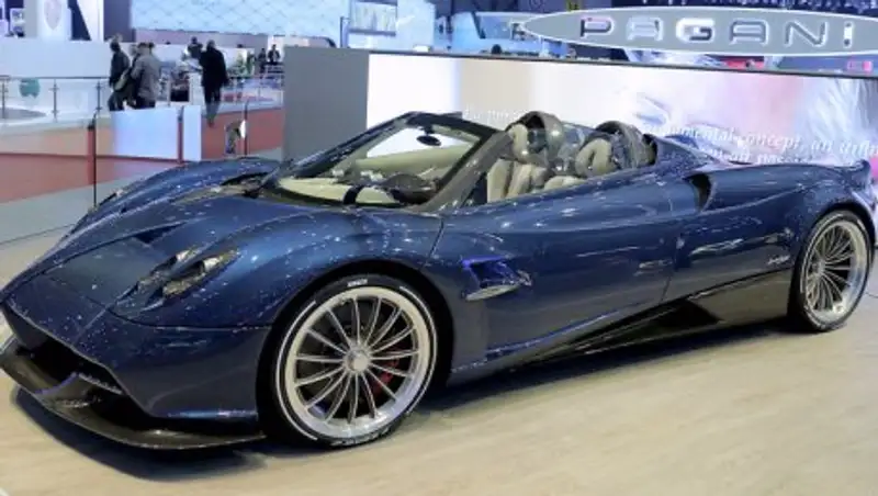 Pagani привезла в Женеву родстер Huayra