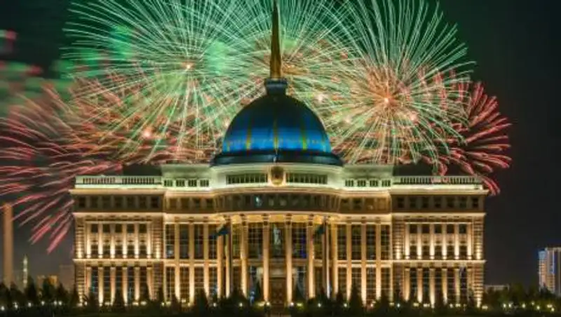 Главы Китая, Кореи, РФ и Украины поздравили казахстанцев с праздником