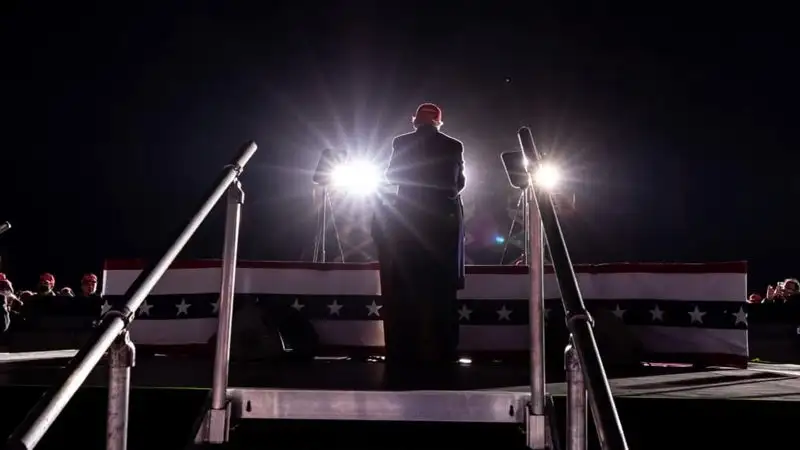 В рождественском поздравлении Трамп назвал Байдена умственно отсталым