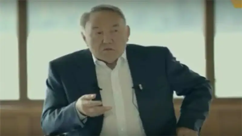 Назарбаев рассказал, зачем казахстанцам переходить на латиницу