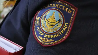 В Темиртау водитель протащил полицейского, фото - Новости Zakon.kz от 12.02.2023 21:24