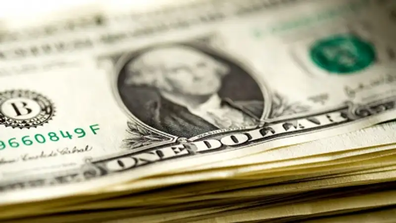 Курс доллар на бирже снизился до 365 тенге