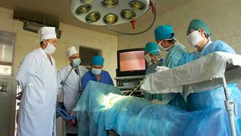 В Караганде мужчина попал под колеса своей сломавшейся машины, фото - Новости Zakon.kz от 08.11.2013 22:01