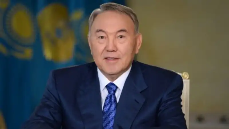 Президент Нурсултан Назарбаев поздравил казахстанцев с Днем Конституции