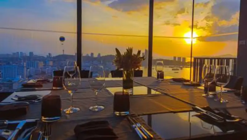 Ресторанам и кафе в ТРЦ разрешили работать