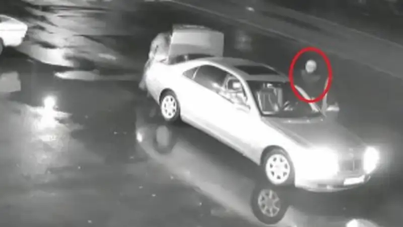 Угон автомобиля в Таразе попал на камеру