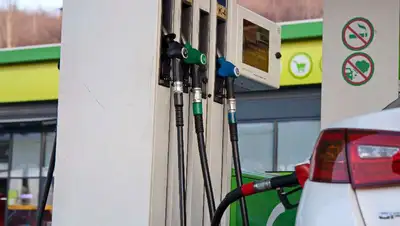 бензин цены, фото - Новости Zakon.kz от 10.01.2022 13:54