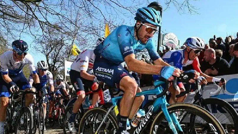 Велогонщик Astana Qazaqstan  Джанни Москон сошел с весенних классических туров