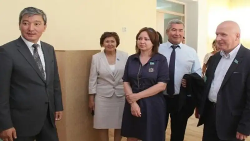 Депутаты Мажилиса посетили соцобъекты в Бурлинском районе ЗКО