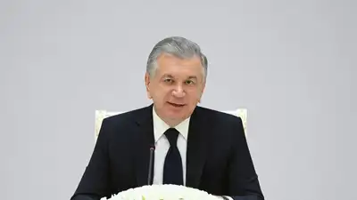 президент Узбекистана выступает с посланием народу