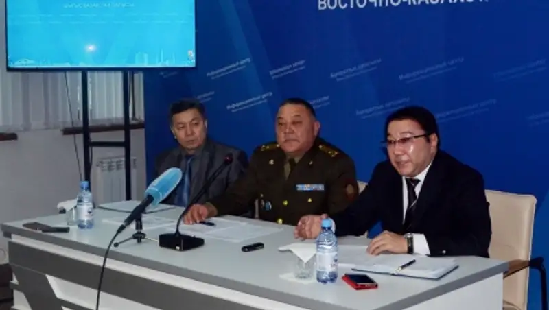 Около 1000 человек, оставшихся в метель на дорогах, спасли в ВКО