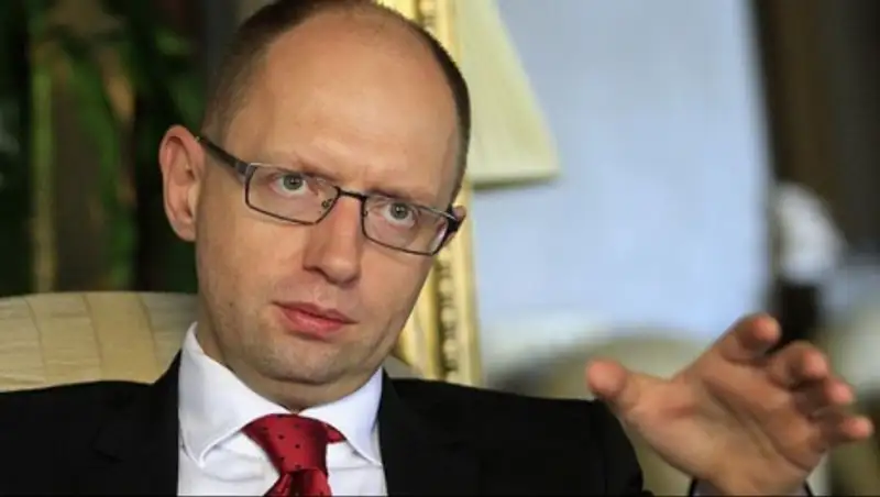 Яценюк: Украина нуждается в поставках оборонительного вооружения