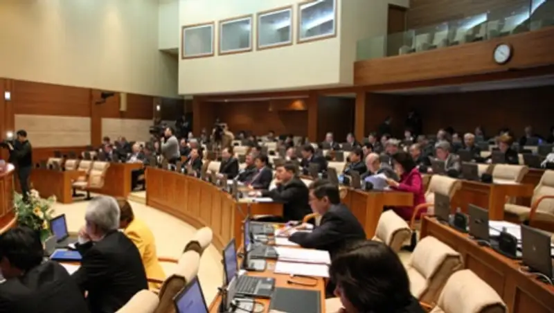 Мажилис перечислил однодневный заработок в помощь пострадавшим от паводков