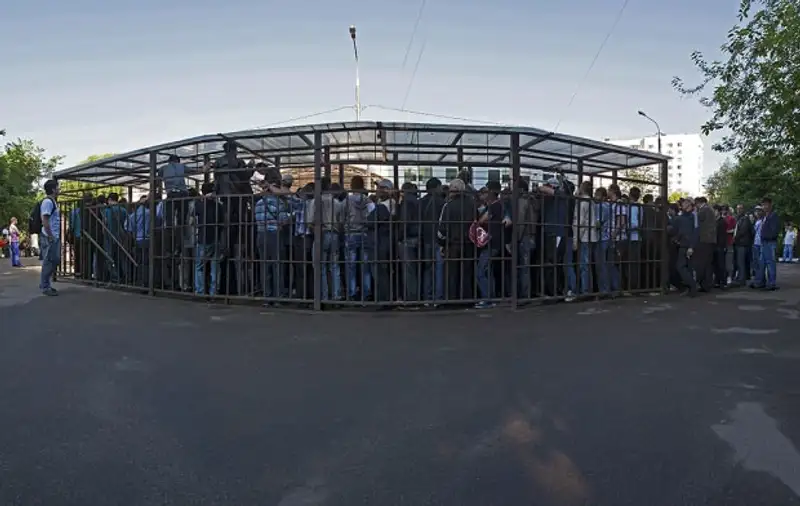 Путь гастарбайтера: от вокзала до вокзала Путь гастарбайтера: от вокзала до вокзала, фото - Новости Zakon.kz от 25.10.2013 17:25