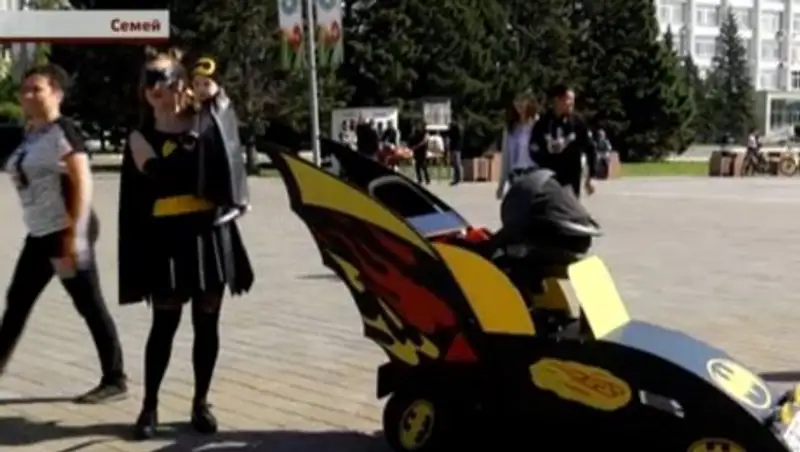 Семейские мамы и папы вышли на парад с креативными колясками