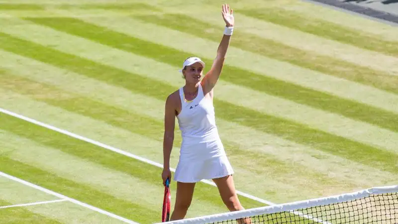 Рыбакина сыграет за титул парного турнира в Аделаиде