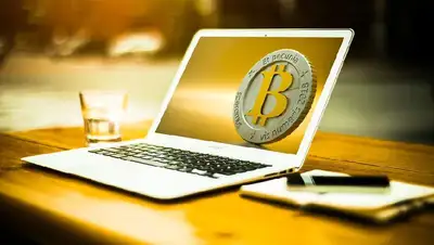 курс на биткоин, фото - Новости Zakon.kz от 18.06.2022 13:25