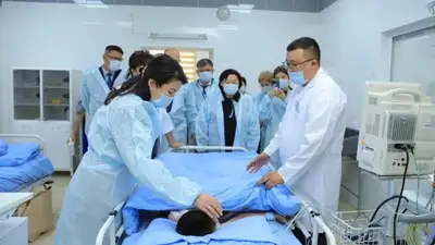 Глава Минздрава: Состояние отравившихся в Караганде детей улучшилось, фото - Новости Zakon.kz от 31.08.2023 16:50