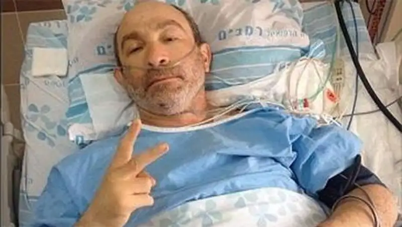 Мэр Харькова Геннадий Кернес выложил первое фото после покушения 